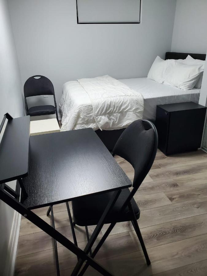 Maxwell Esabu Apartment Toronto Exterior foto