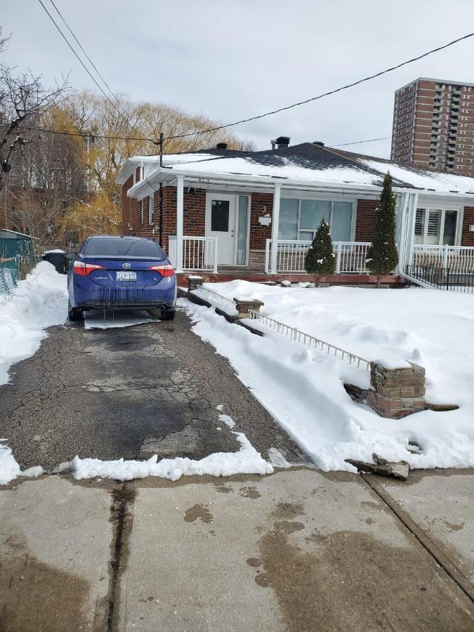 Maxwell Esabu Apartment Toronto Exterior foto